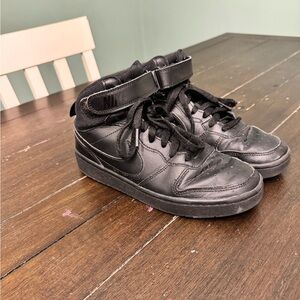 Kids all black Nikes! Size 6Y